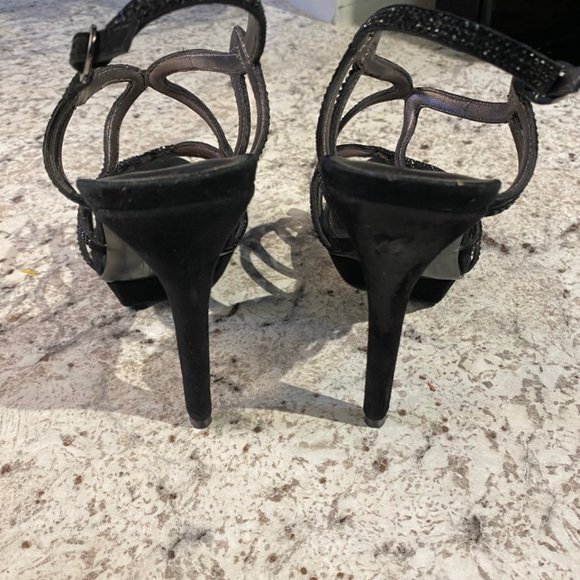 Pelle Moda High Heel Size 7M Black with Black Rhinestones - Picture 7 of 10